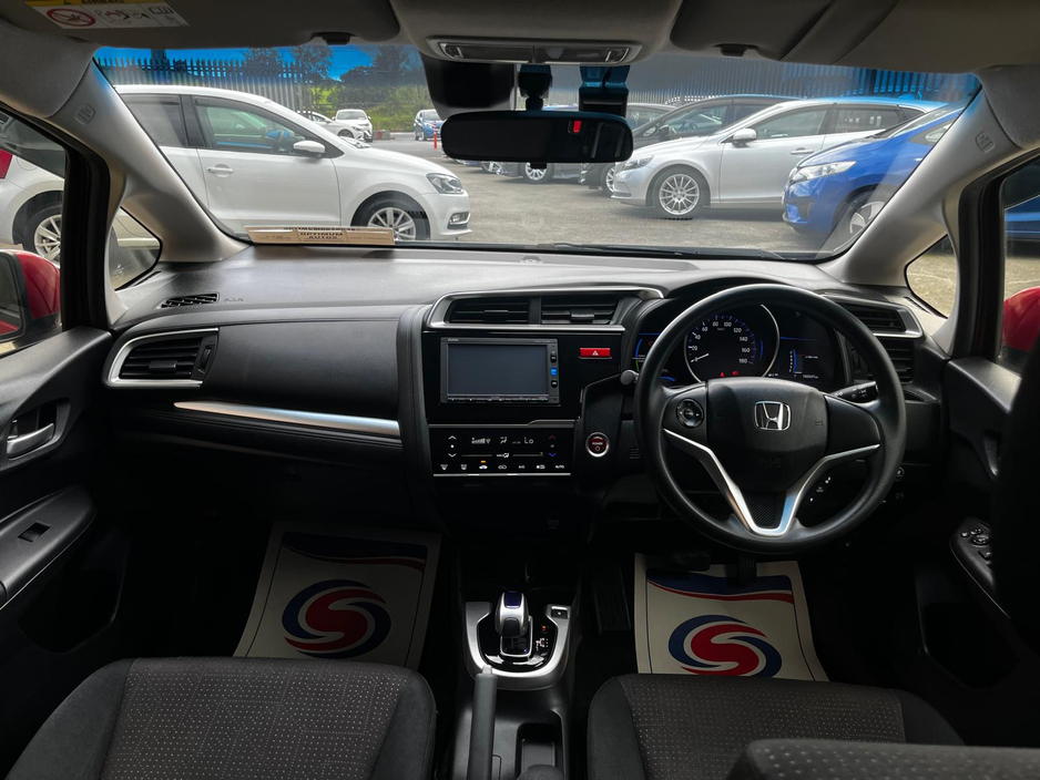 2017 Honda Fit - image 6