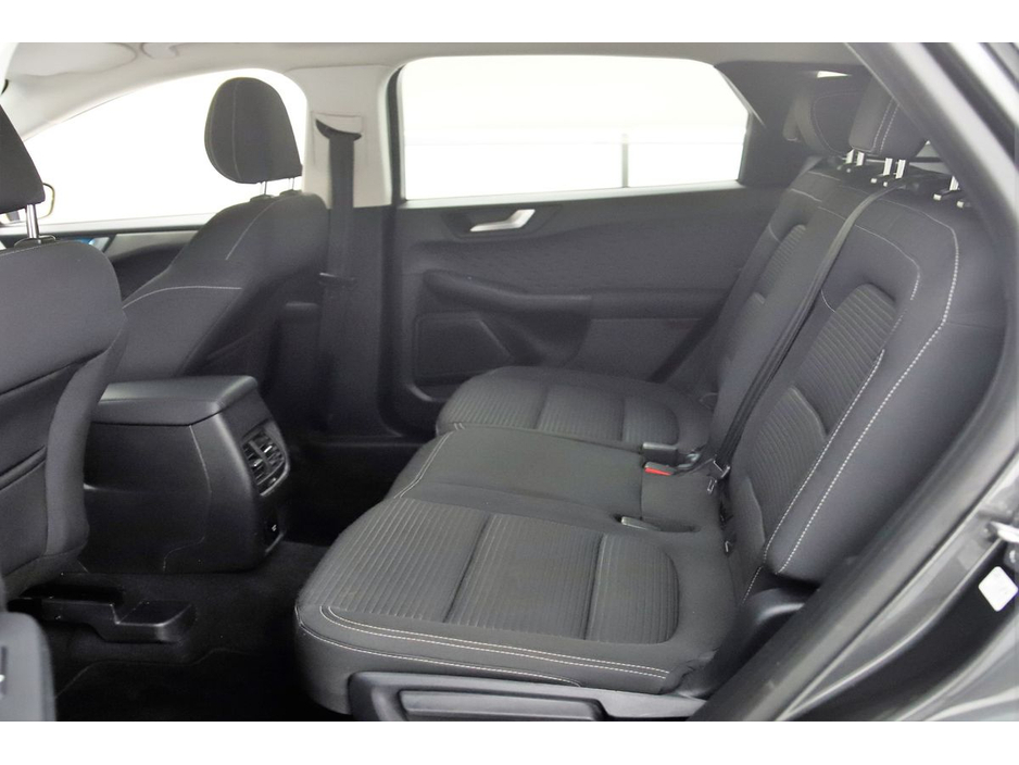 2020 Ford Kuga - image 20