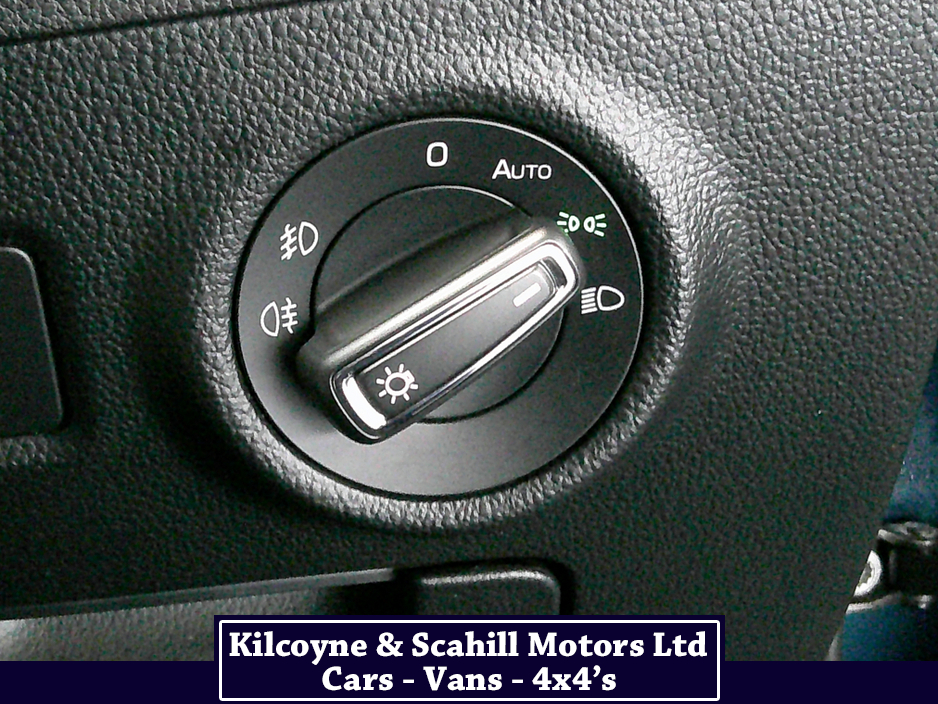 2017 Skoda Superb - image 24