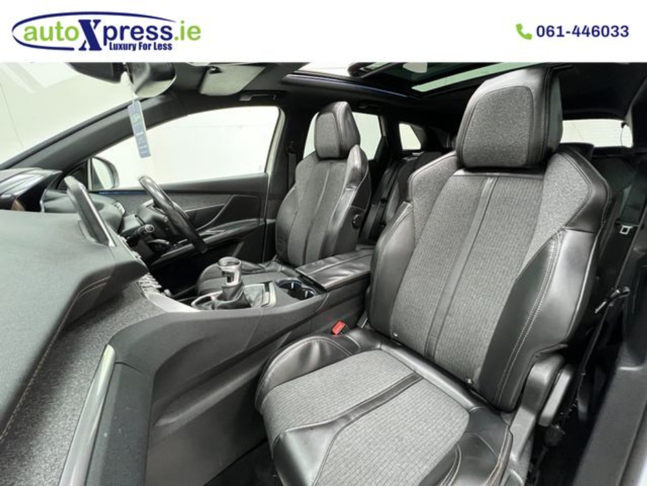 2017 Peugeot 3008 - image 12