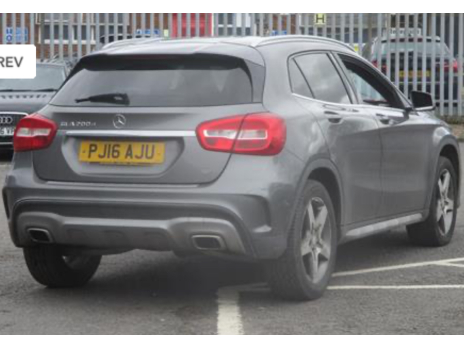 2016 Mercedes-Benz GLA Class - image 2