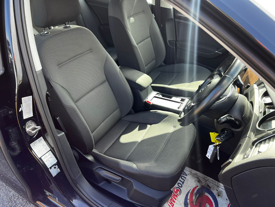 2018 Volkswagen Golf - image 9