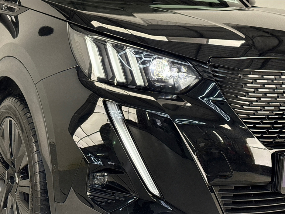 2020 Peugeot 2008 GT 136BHP**PANORAMIC SUNROOF**KEYLESS START**DIGITAL DASH**MULTIFUNCTIONAL STEERING WHEEL**AMBIENT LIGHTING**REVERSE CAMERA**HALF LEATHER INTERIOR**DRIVE MODES**BLUETOOTH** €15,995