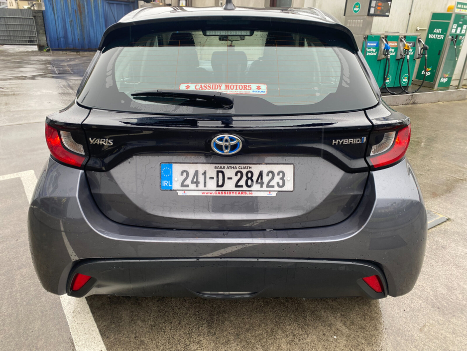 2024 Toyota Yaris - image 7