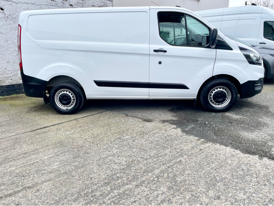 2022 Ford Transit Custom - image 4