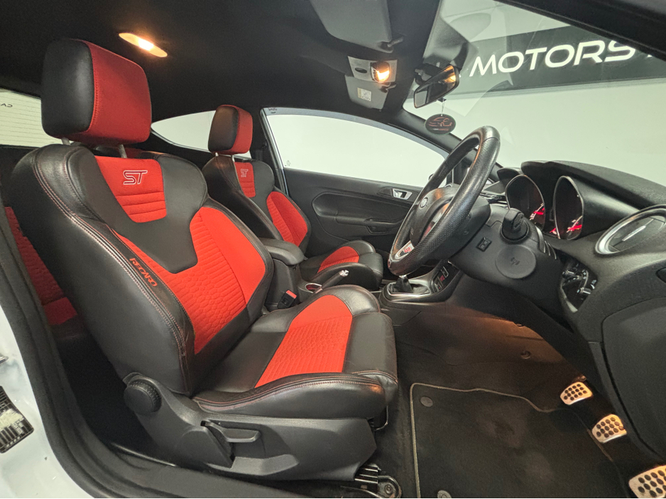 2013 Ford Focus ST - image 11