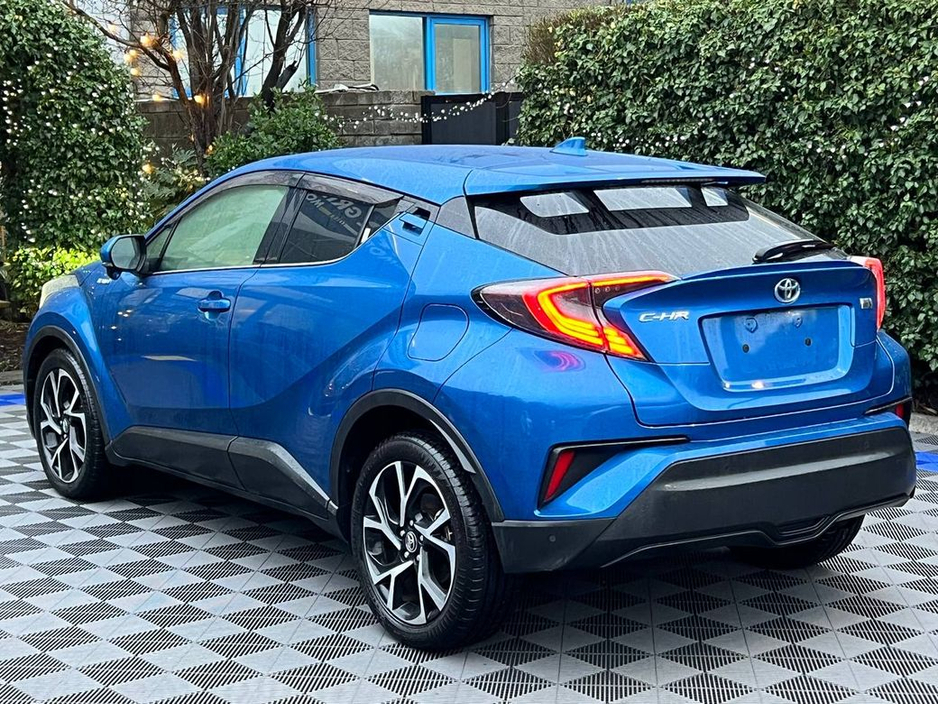 2017 Toyota C-HR 1.8 HYBRID/ HALF LEATHER HEATED SEATS // DIAMOND CUT ALLOYS// FULL SERVICE HISTORY / €17,900