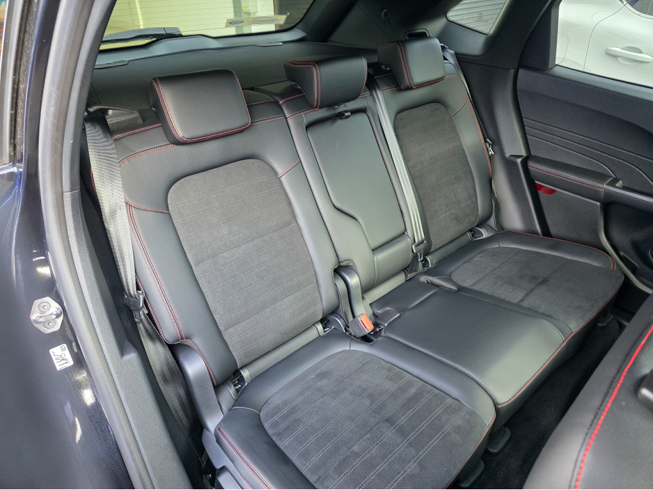 2022 Ford Kuga - image 17