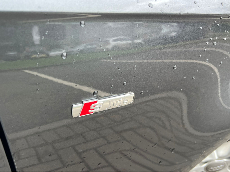 2014 Audi A4 - image 4