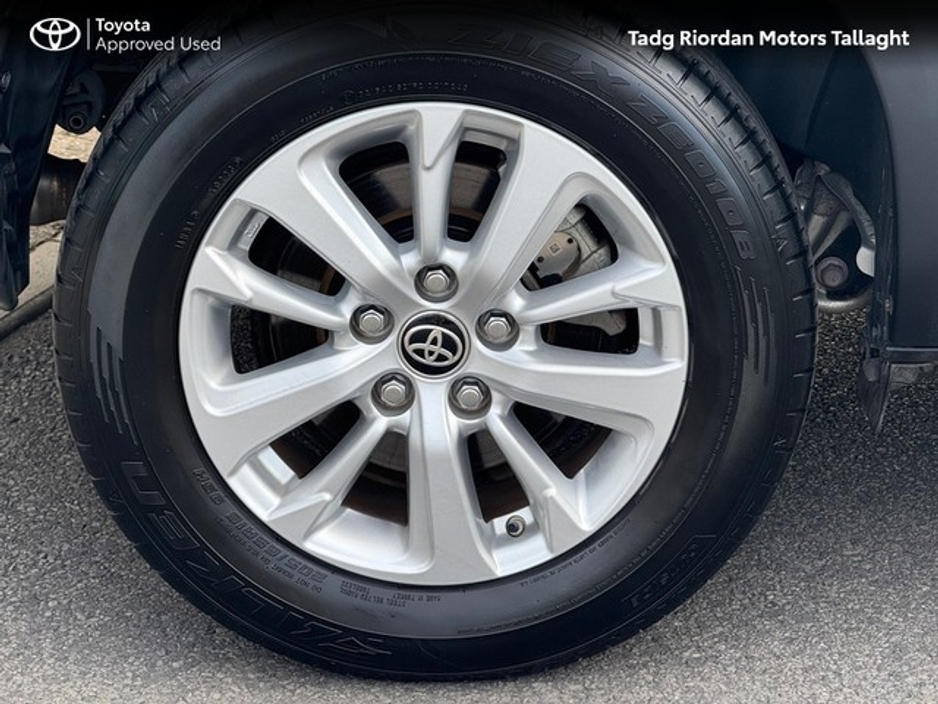 2023 Toyota Yaris Cross - image 6