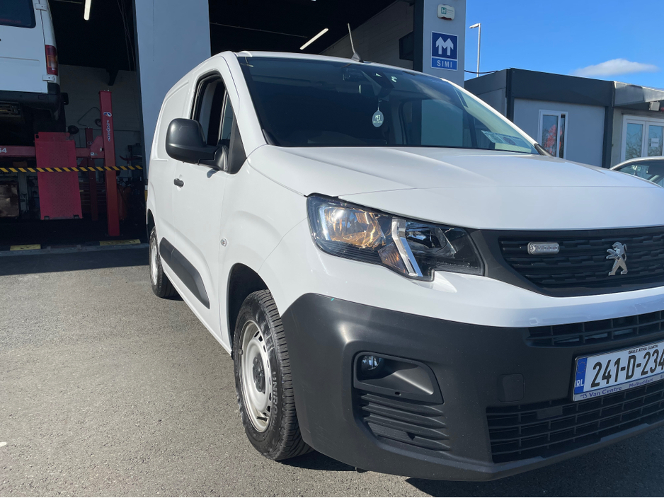 2024 Peugeot Partner - image 6