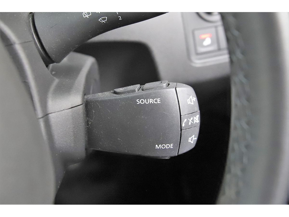 2022 Dacia Duster - image 35