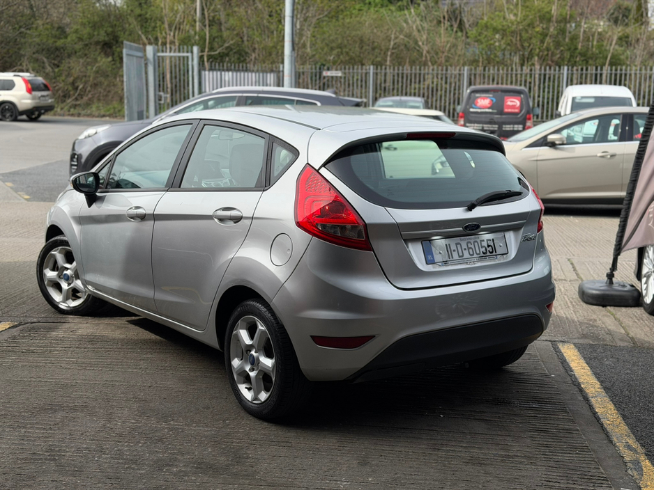 2011 Ford Fiesta - image 19