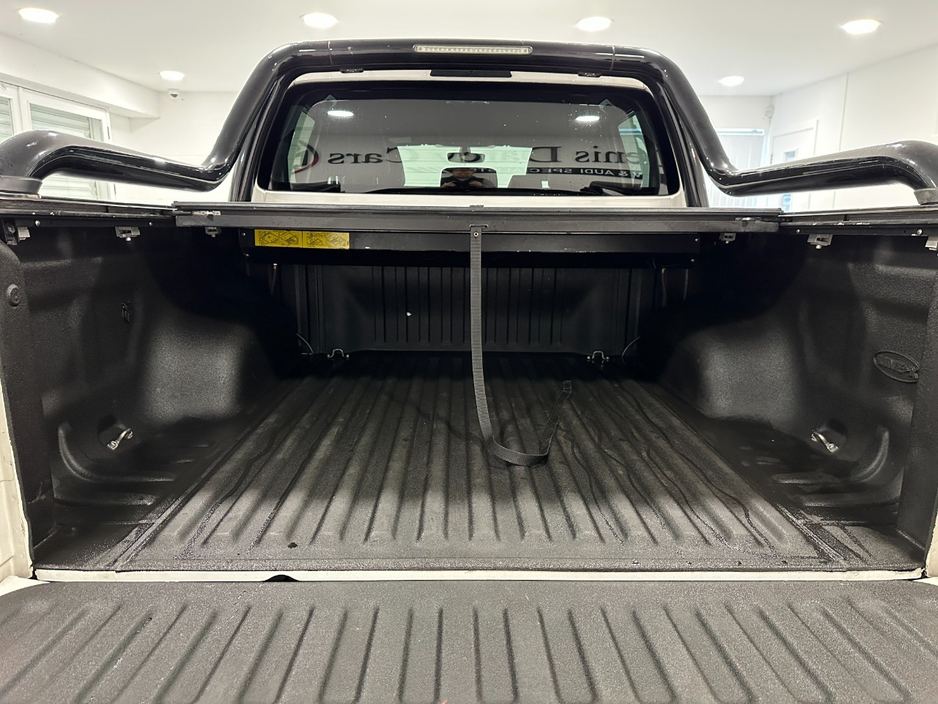 2020 Volkswagen Amarok - image 14