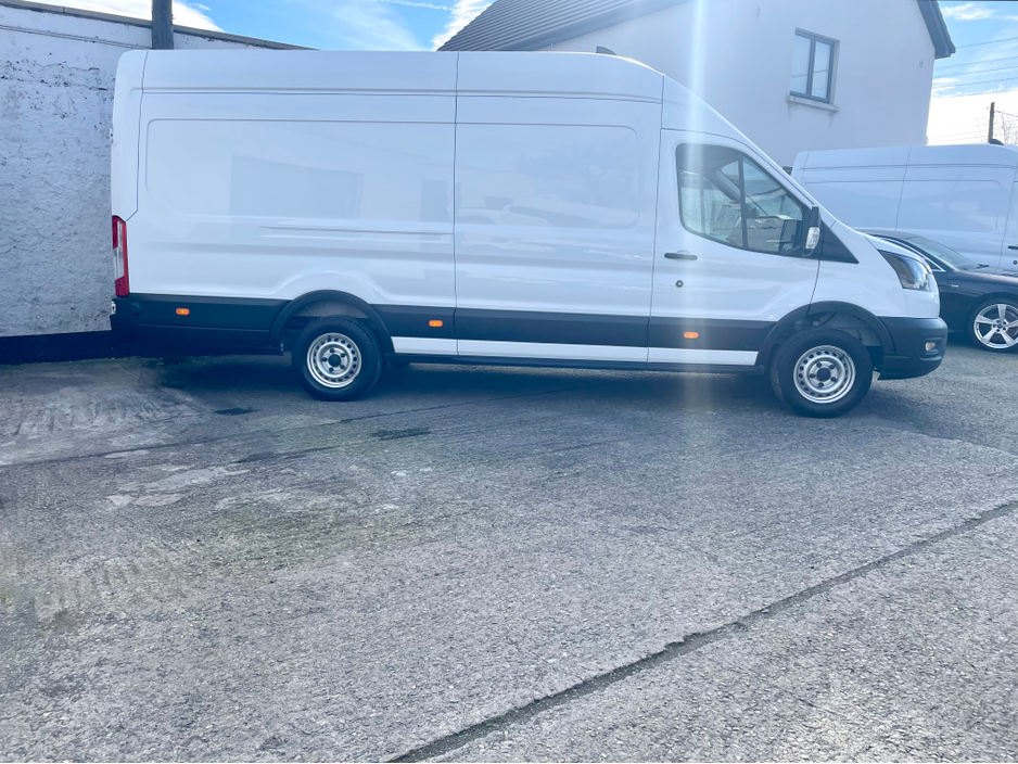 2023 Ford Transit - image 4