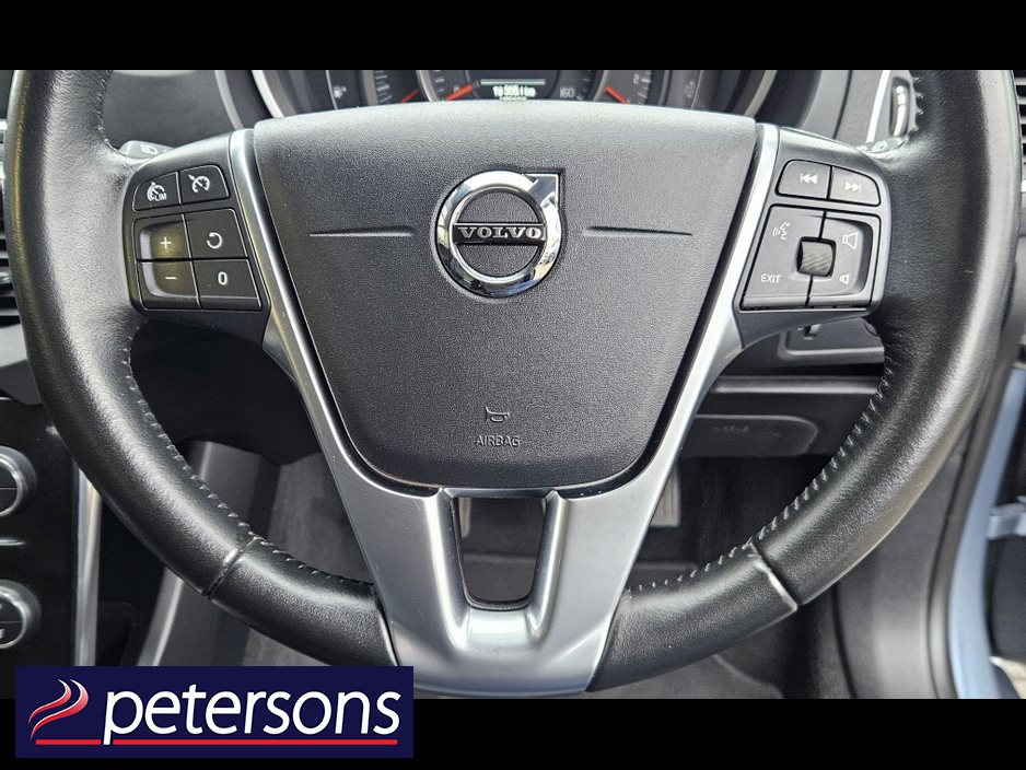 2017 Volvo V40 2.0 D2 MOMENTUM NAV + 120BHP 5DR €12,950