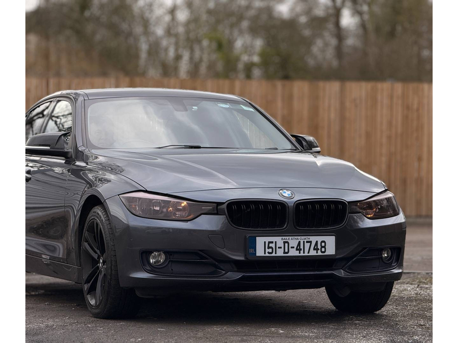 2015 BMW 3 Series - image 5