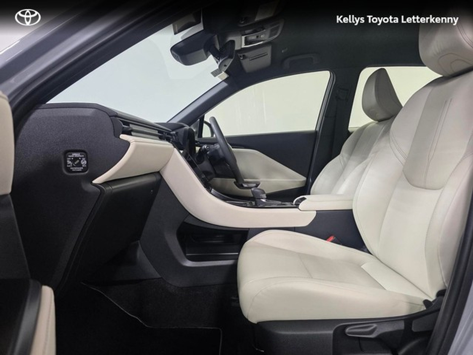 2024 Lexus LBX - image 6