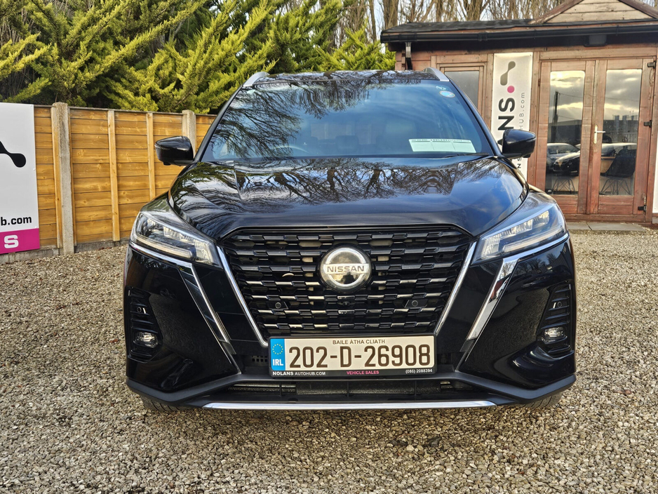 2020 Nissan Juke - image 2