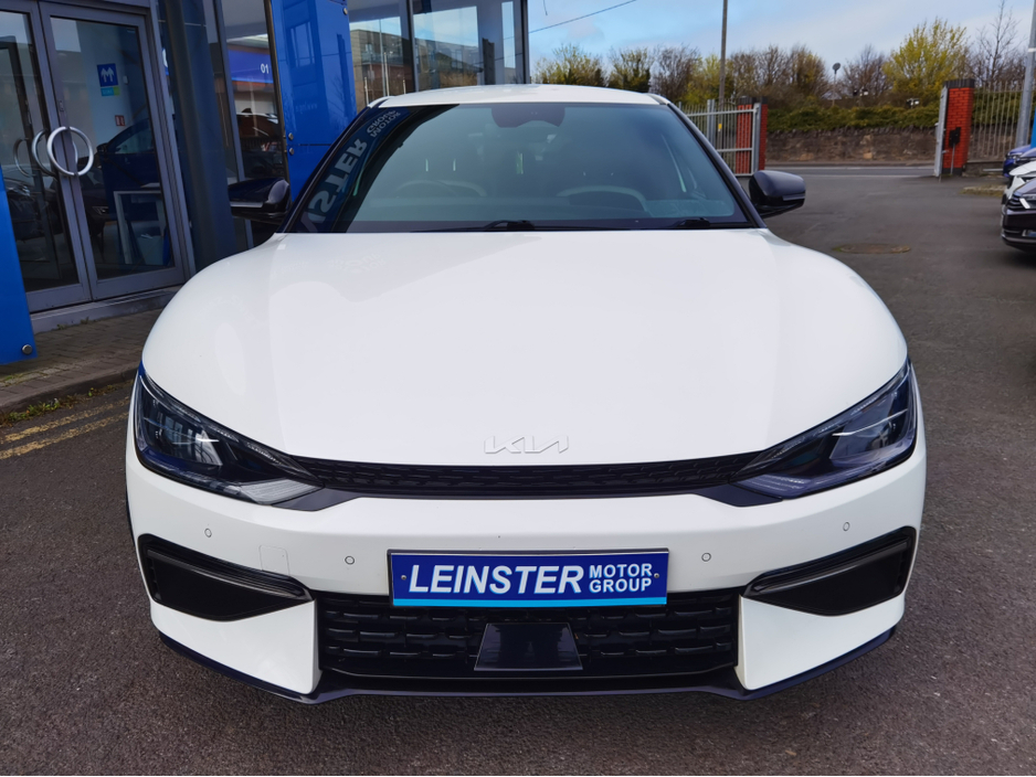 2022 Kia EV6 - image 2