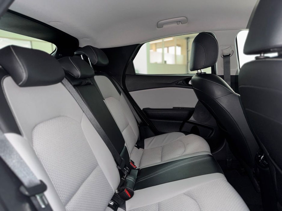 2020 Kia XCeed - image 5