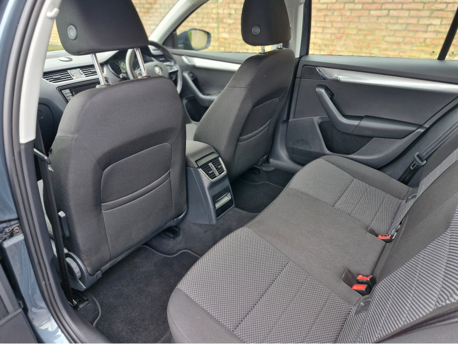2016 Skoda Octavia - image 13