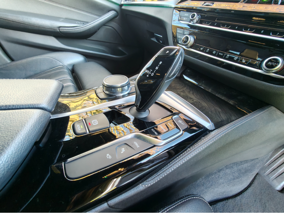 2017 BMW 5 Series 530E M SPORT PETRL PLUG IN HYBRID €25,950