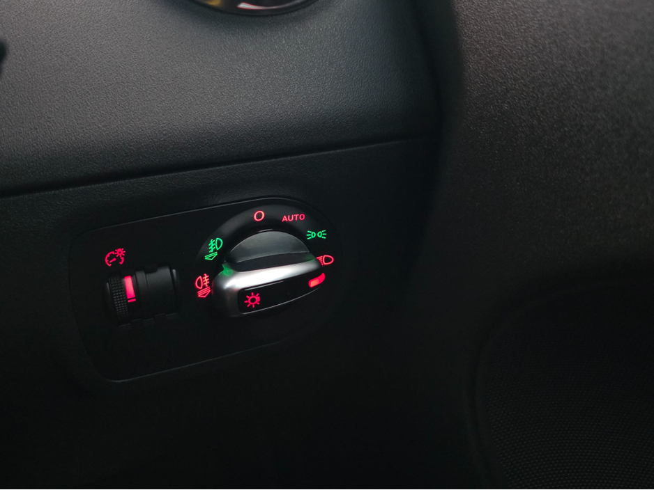 2012 Audi TT - image 18