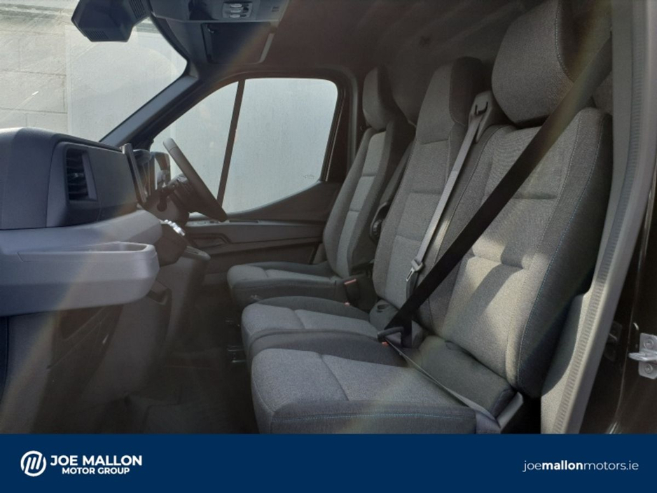 2026 Renault Master - image 8