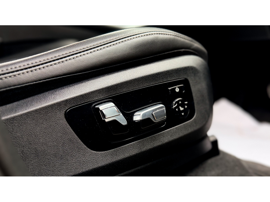 2023 BMW X5 - image 15