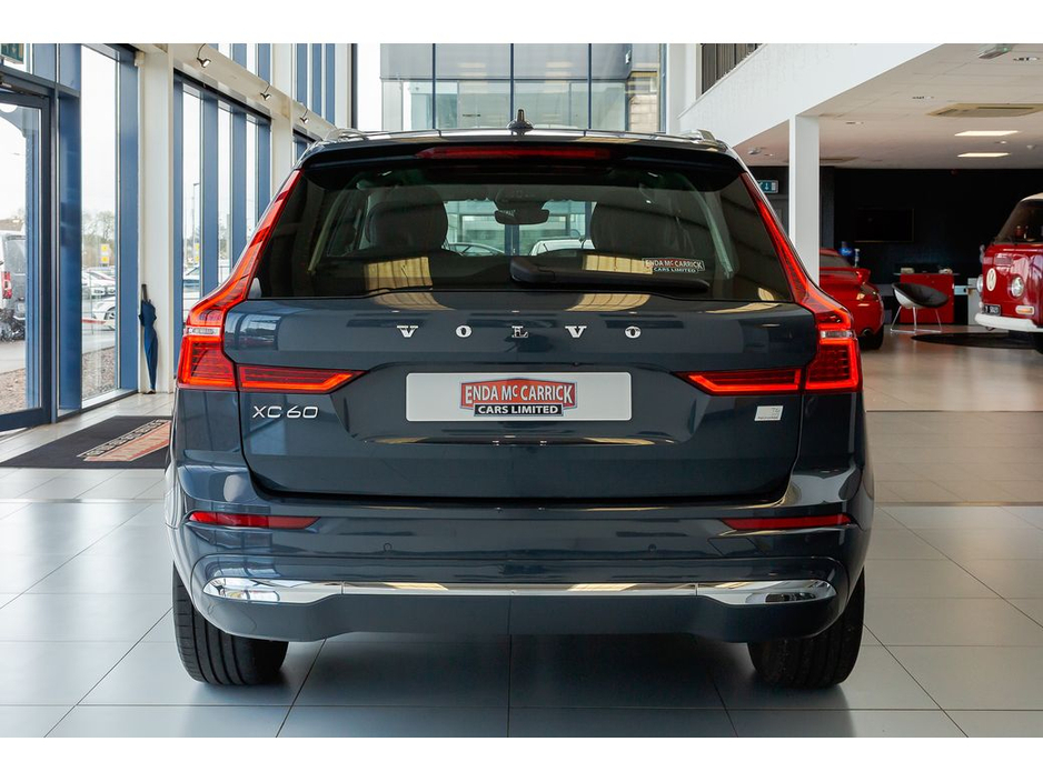 2023 Volvo XC60 - image 9