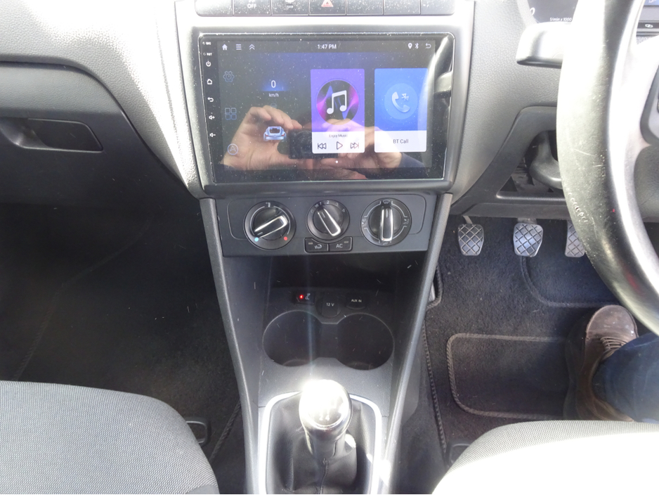 2012 Volkswagen Polo - image 19