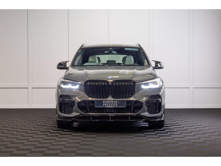 2022 BMW X5 xDrive45e M Sport €64,950