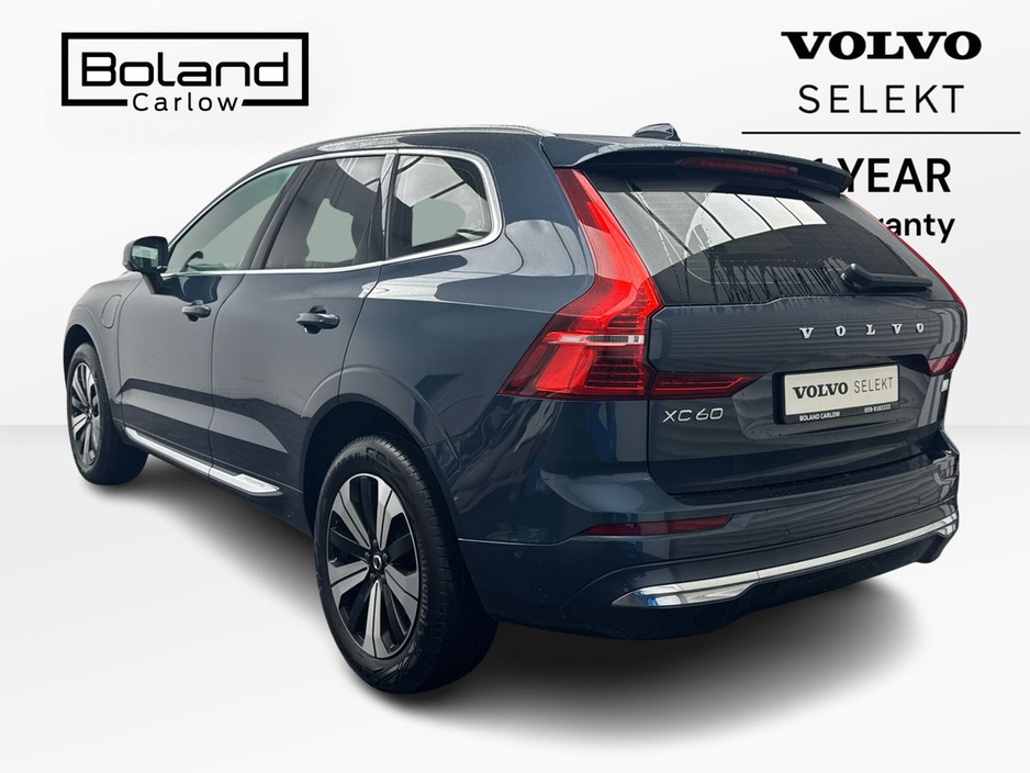 2024 Volvo XC60 - image 3