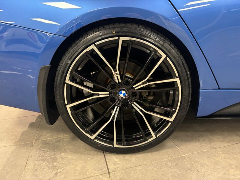 2015 BMW 3 Series - image 16