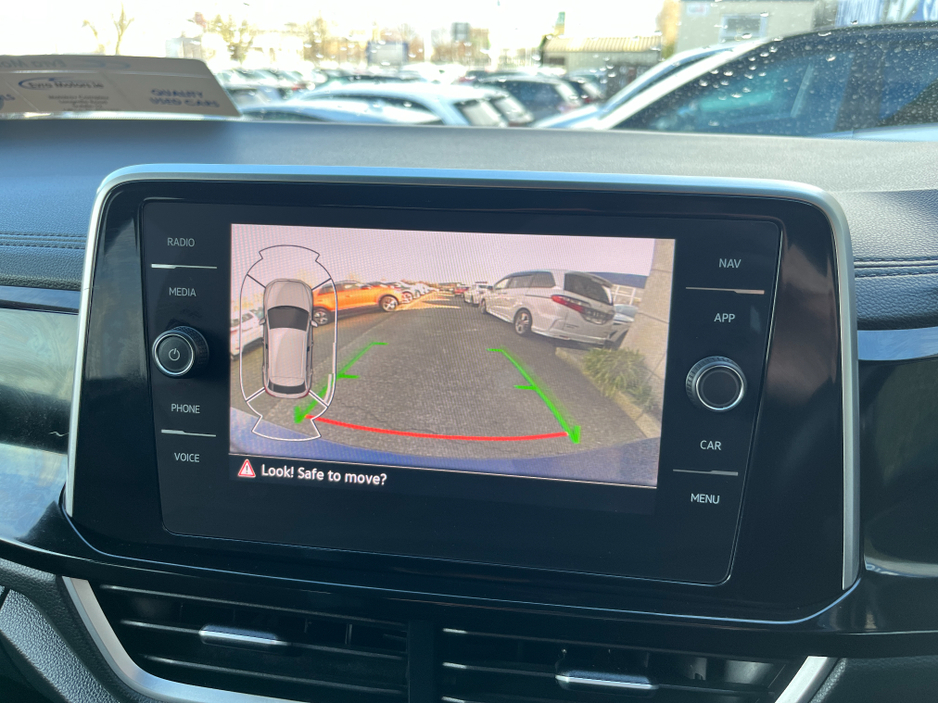 2024 Volkswagen T-Roc - image 22