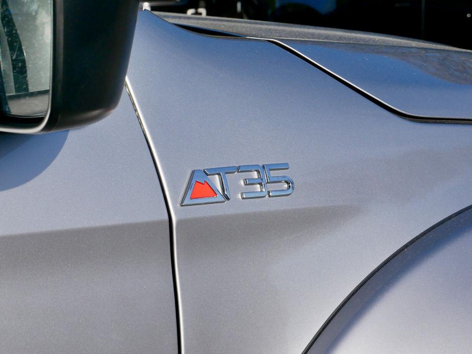 2025 Isuzu D-MAX - image 8