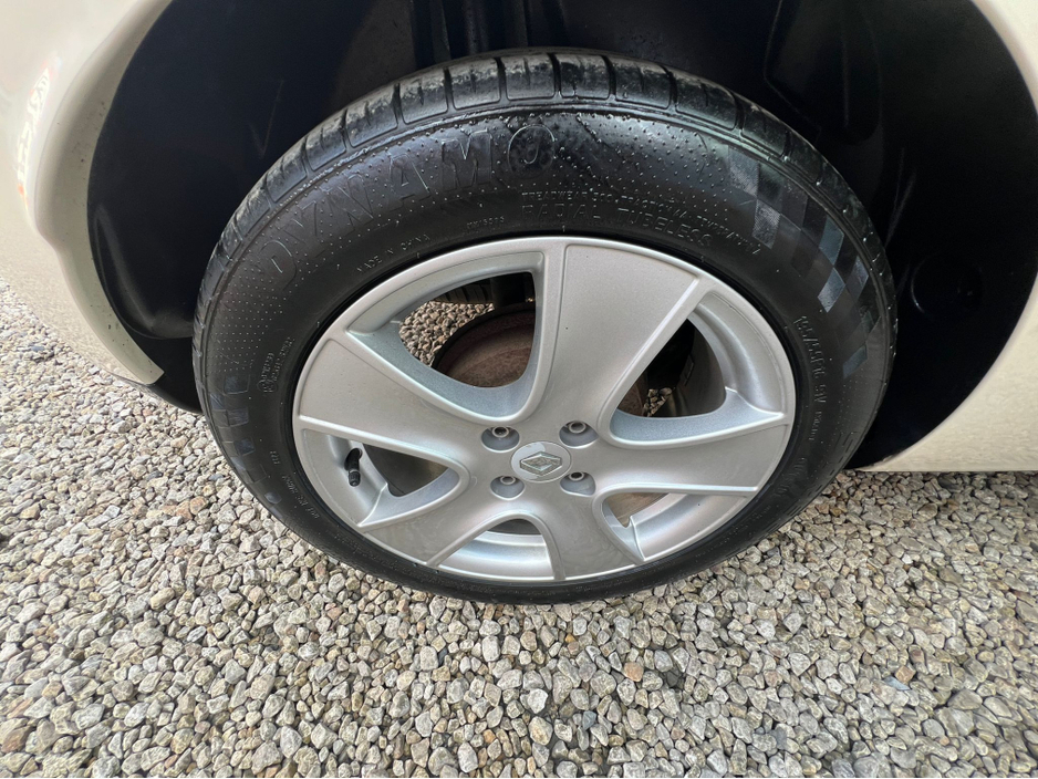 2017 Renault Clio - image 19