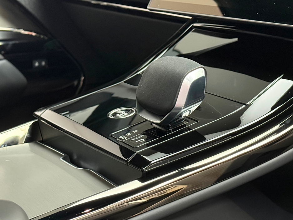 2026 Land Rover Range Rover Sport 261 (2026) RANGE ROVER SPORT EDITION €137,990