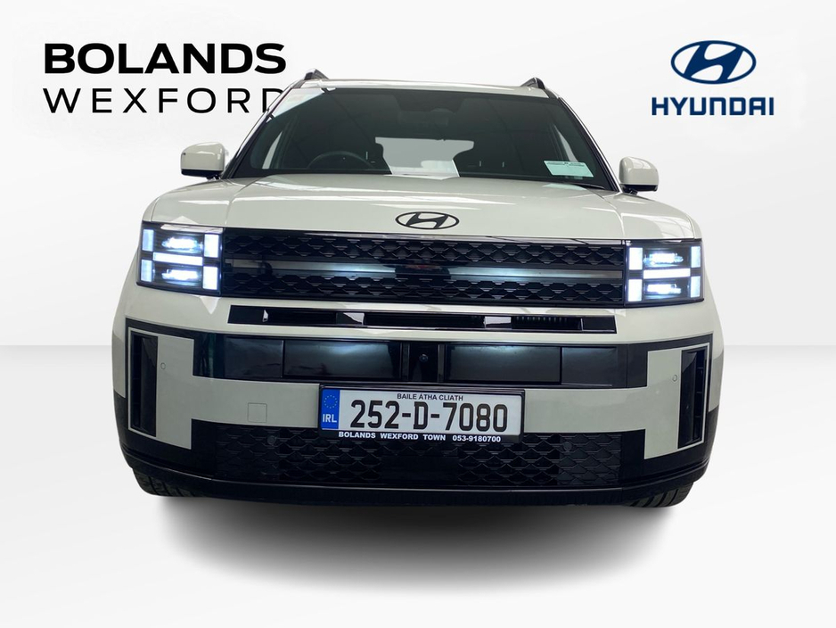 2025 Hyundai Santa Fe - image 4