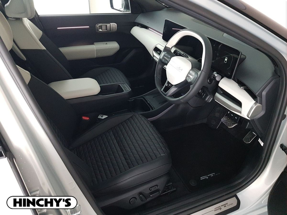 2026 Kia EV4 - image 6