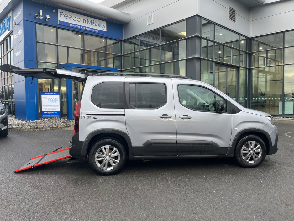 2023 Peugeot Rifter Wheelchair Accessible Auto €24,950