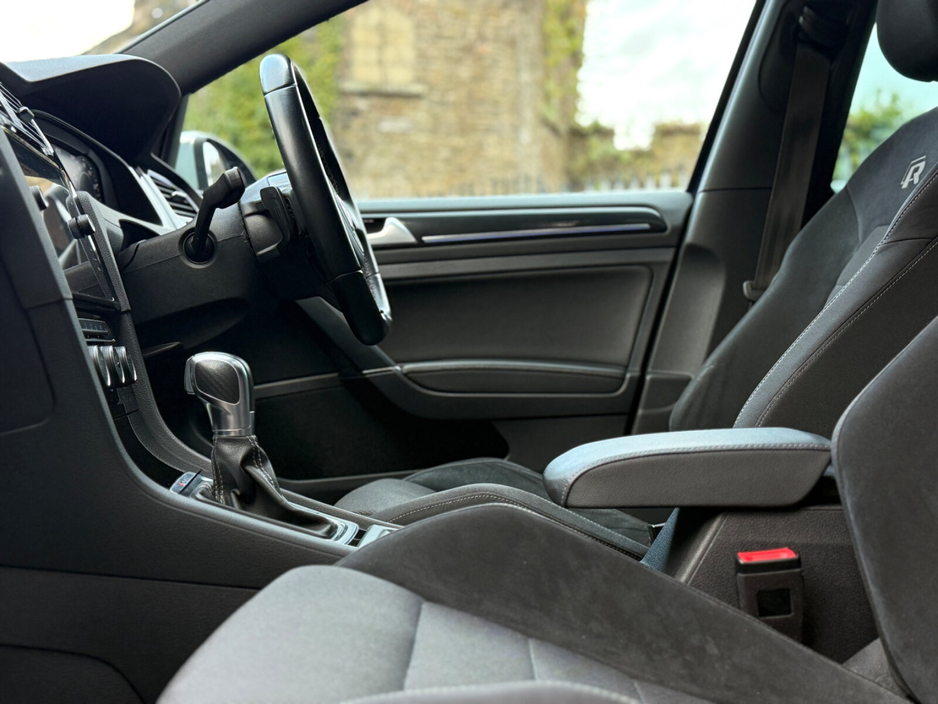 2019 Volkswagen Golf - image 18