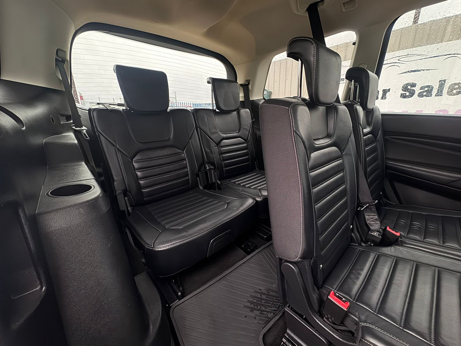 2017 Ford Galaxy - image 18