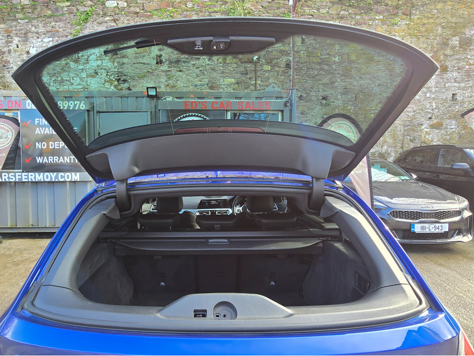 2022 BMW 3 Series - image 35