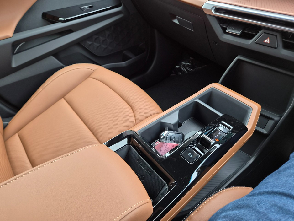 2026 KGM TORRES EVX - image 35