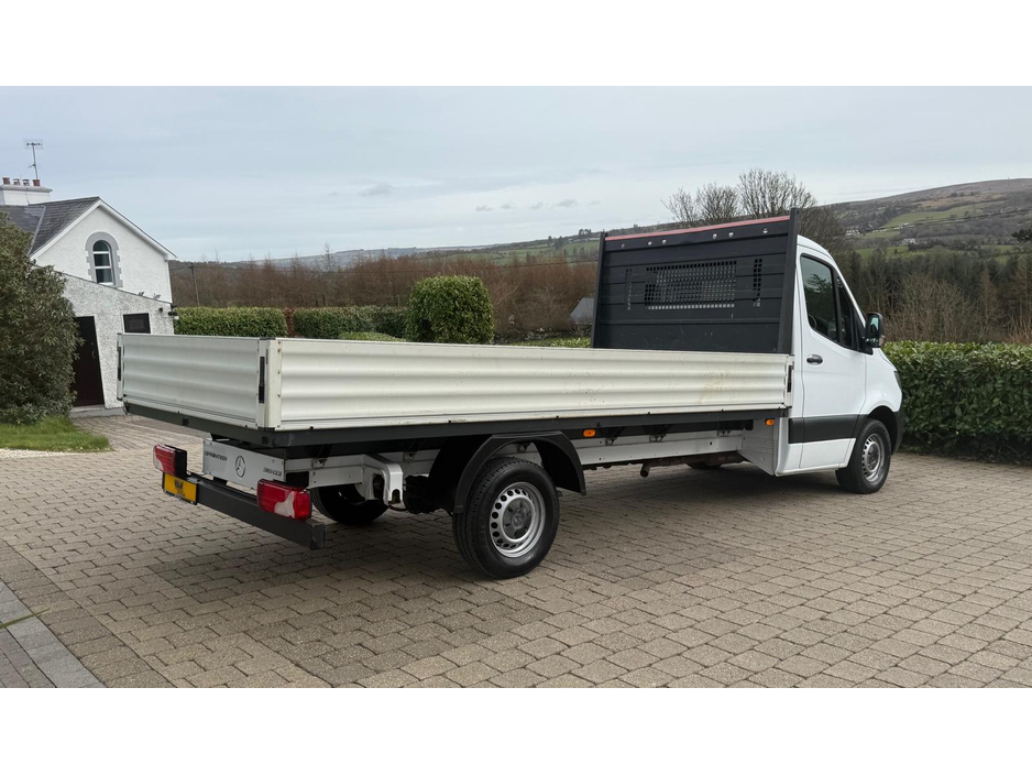 2021 Mercedes-Benz Sprinter - image 3