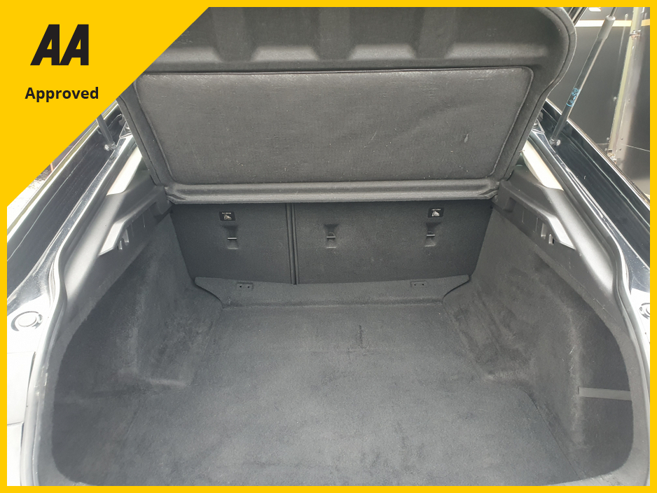 2017 Vauxhall Insignia - image 21