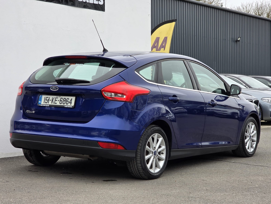 2015 Ford Focus - image 2