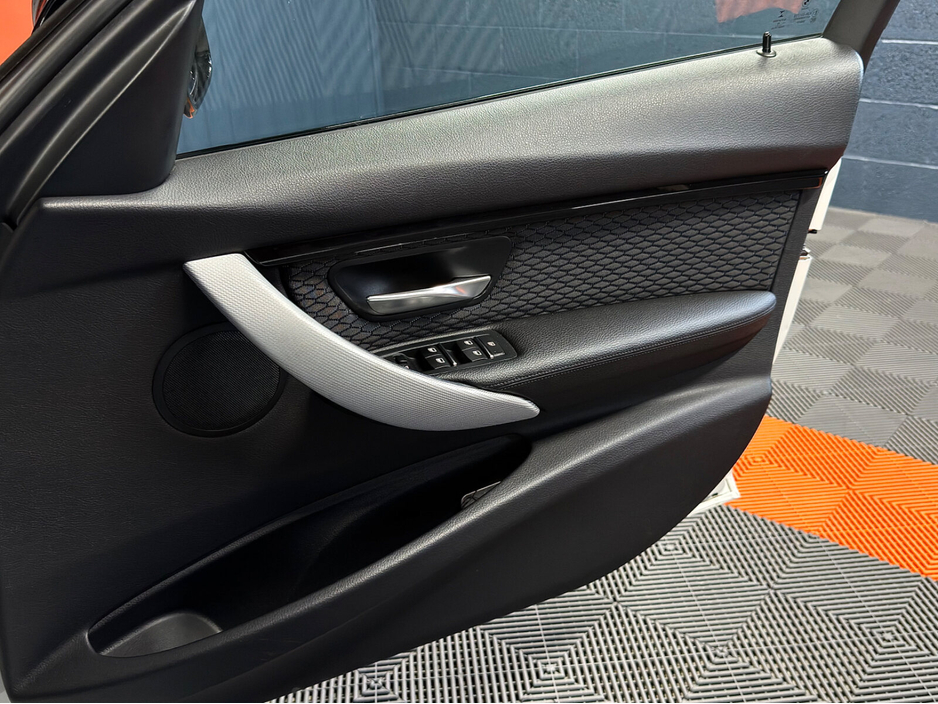 2016 BMW 3 Series - image 45